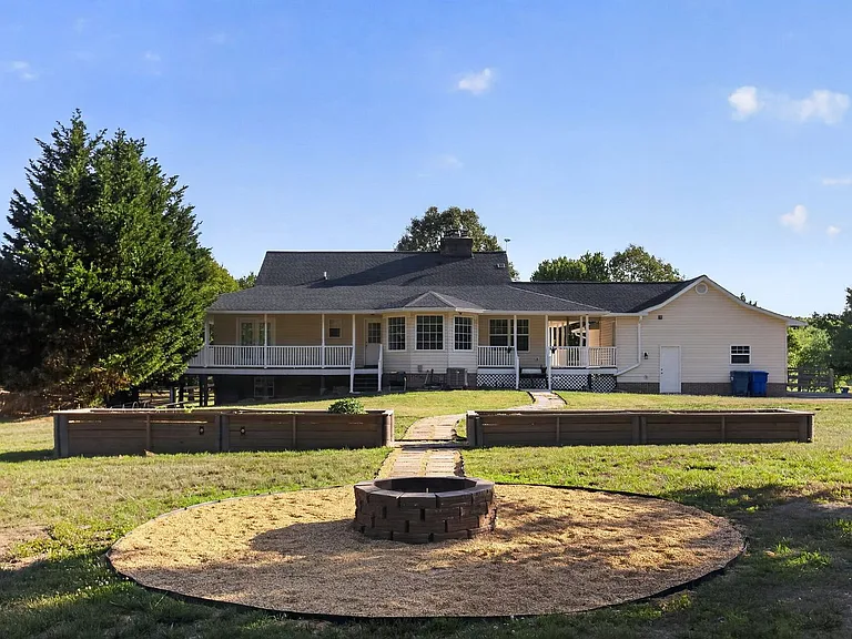 11880 Provident Dr — Photo 1