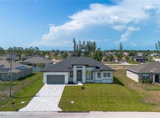 1827 NW 20th St, Cape Coral, FL 33993
