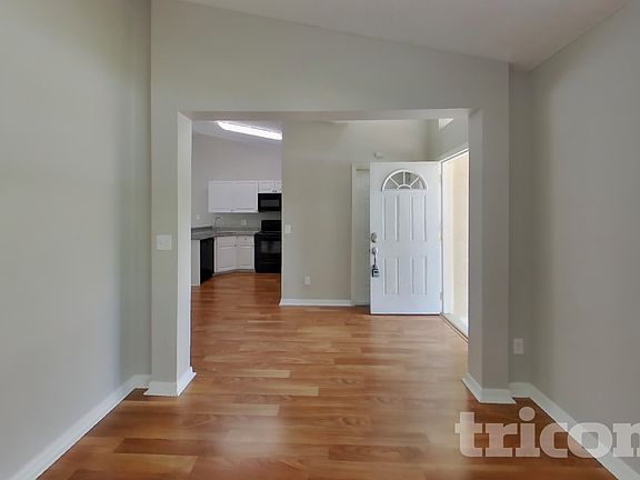 4th image of 17128 Woodcrest Way