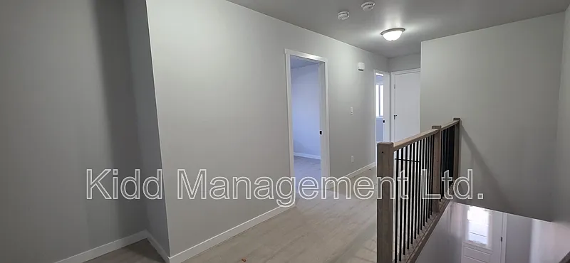 3 bed, 3.5 bath, 1710 sqft, $2,890 — Photo 3