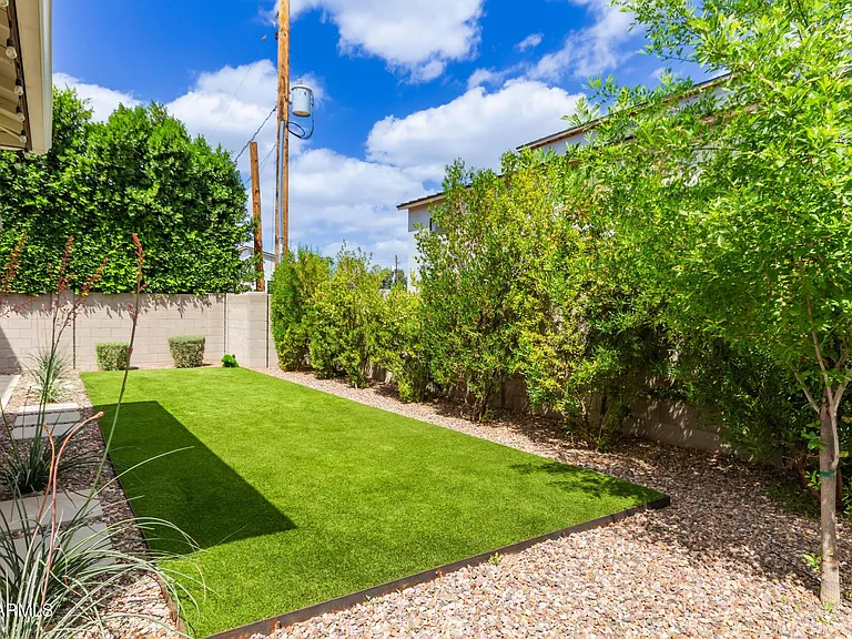 3746 E Earll Dr — Photo 32