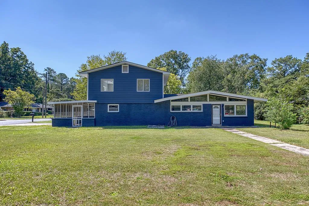 2515 Japonica Dr photo 1