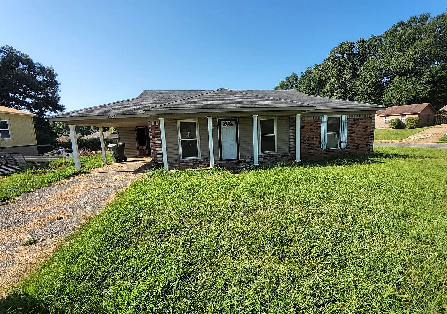 Welcome to 1267 Deer Trail Ln! — Photo 1
