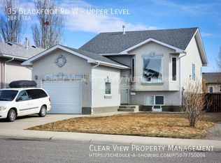 35 Blackfoot Rd W #1, Lethbridge, AB T1K7P6