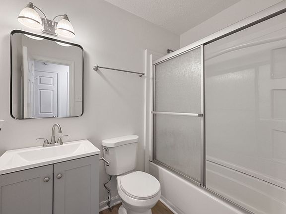 3rd image of 505 Canary Dr