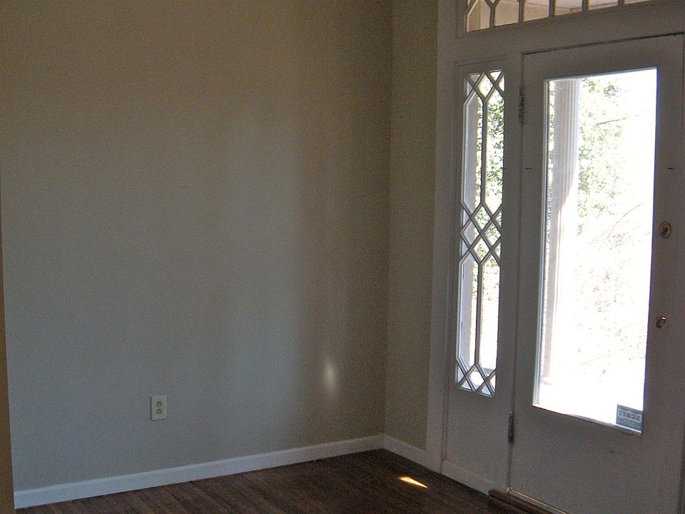 1st image of 401 32nd Ave S