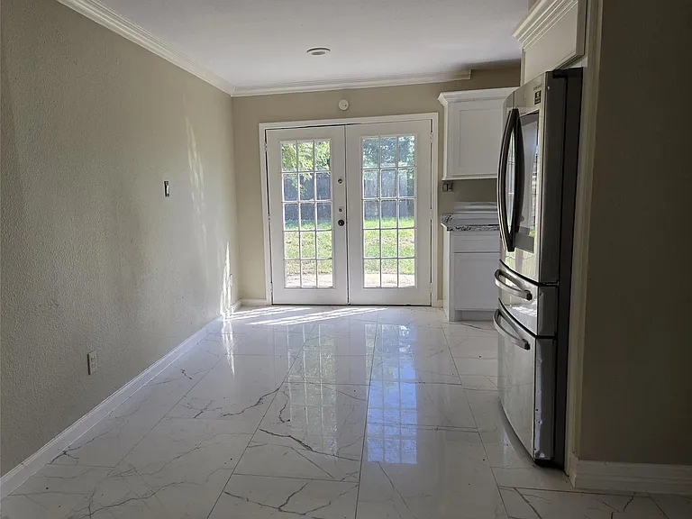 5319 Danfield Dr — Photo 5