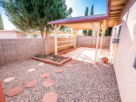 2nd image of 1083 Desert Oak Pl