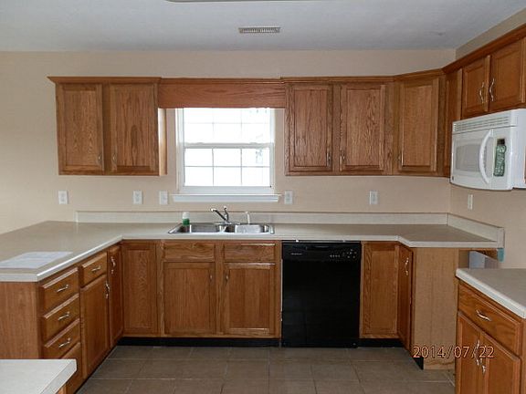 3rd image of 325 Glenn Wade Dr