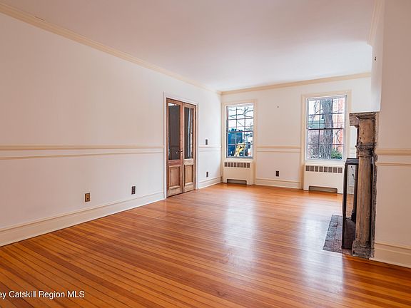 5th image of 8 Pearl Street