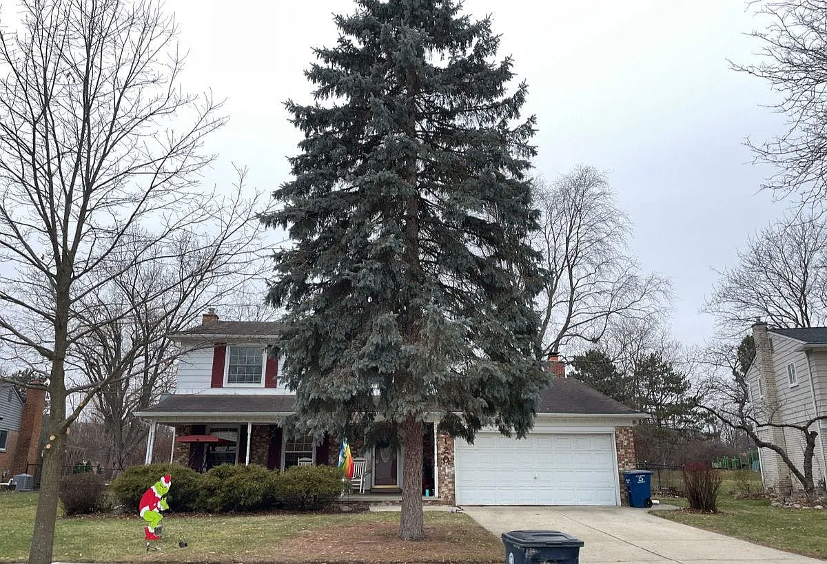 2120 Steeplechase Dr photo 1