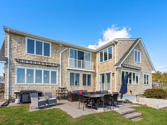 2nd image of 7 Pebble Ln