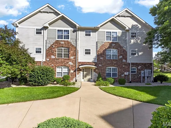 2021 Piedmont Cir #201, Saint Charles, MO 63304