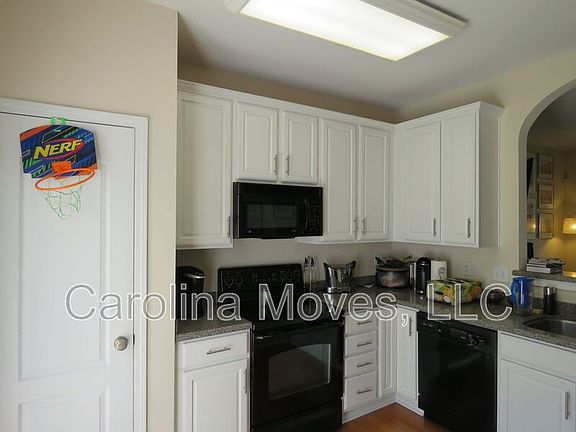 4th image of 125 Pine Walk Dr