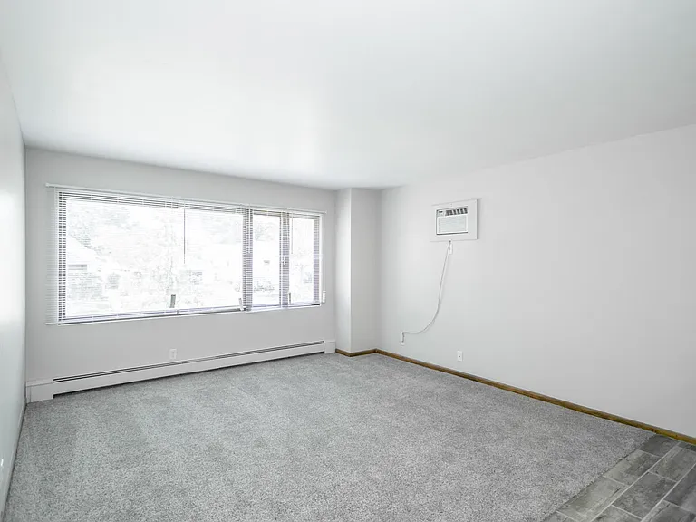 825 Washington St #6 — Photo 2