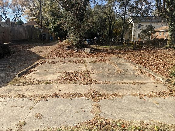 4th image of 929 Stewart Ave SE