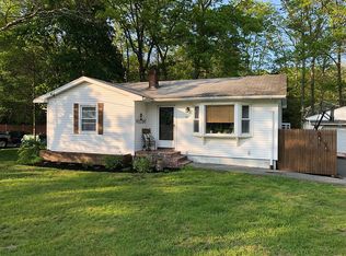 57 Nyes Ln, Acushnet, MA 02743
