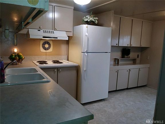 3rd image of 18314 35th Ave S