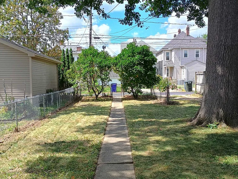 1361 Hamlet St — Photo 14