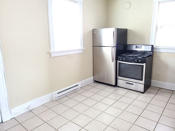 5th image of 4027 Edwards Rd APT 4