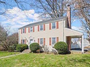 4 Fara Dr, Stamford, CT 06905