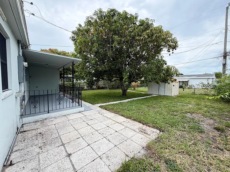 831 El Prado — Photo 15