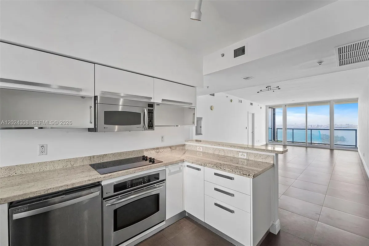 Photo 2 of 51 - 601 NE 36th St #2710 - Miami, FL Building Photo - 601 NE 36th St #2710