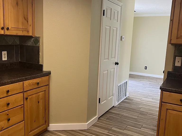 1616 S 300 W — Photo 9