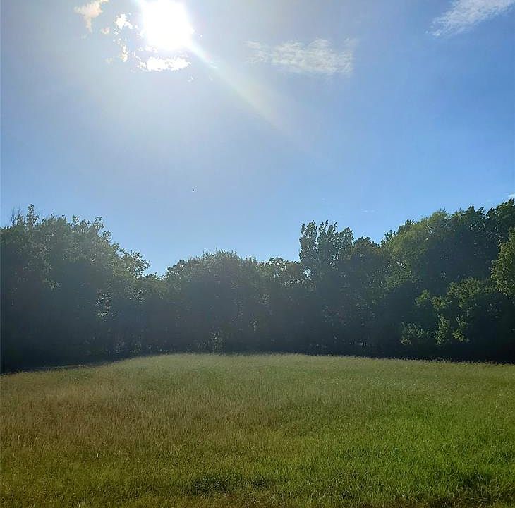 1st image of 915 Clyde St Lot 2