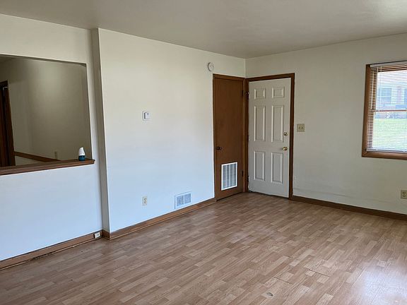 3rd image of 4219 Middlebury Ave #2