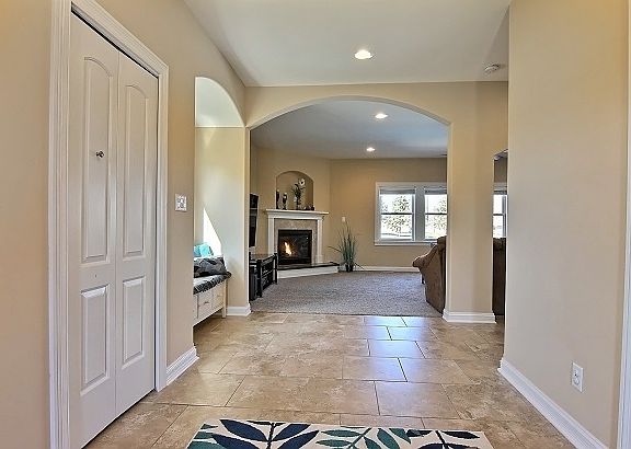 3rd image of 8214 Willow Haven Dr