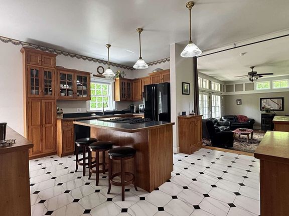 5th image of 60 Lyman Drive