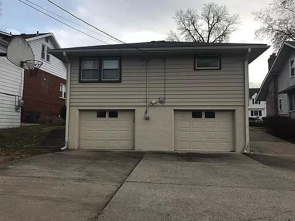2nd image of 2715 Douglas St