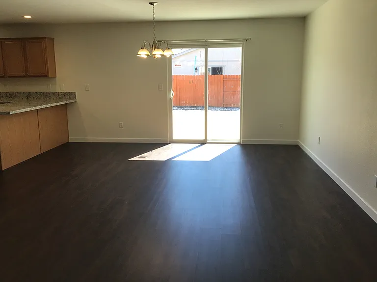 18258 Oakbrook Ln — Photo 5