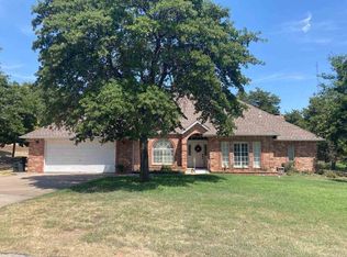 1200 Michael Ln, Ponca City, OK 74604