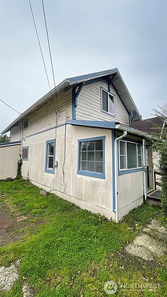 2nd image of 506 W Huntley Street