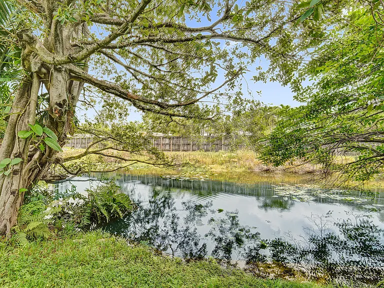 5601 SW 36th Ct — Photo 52