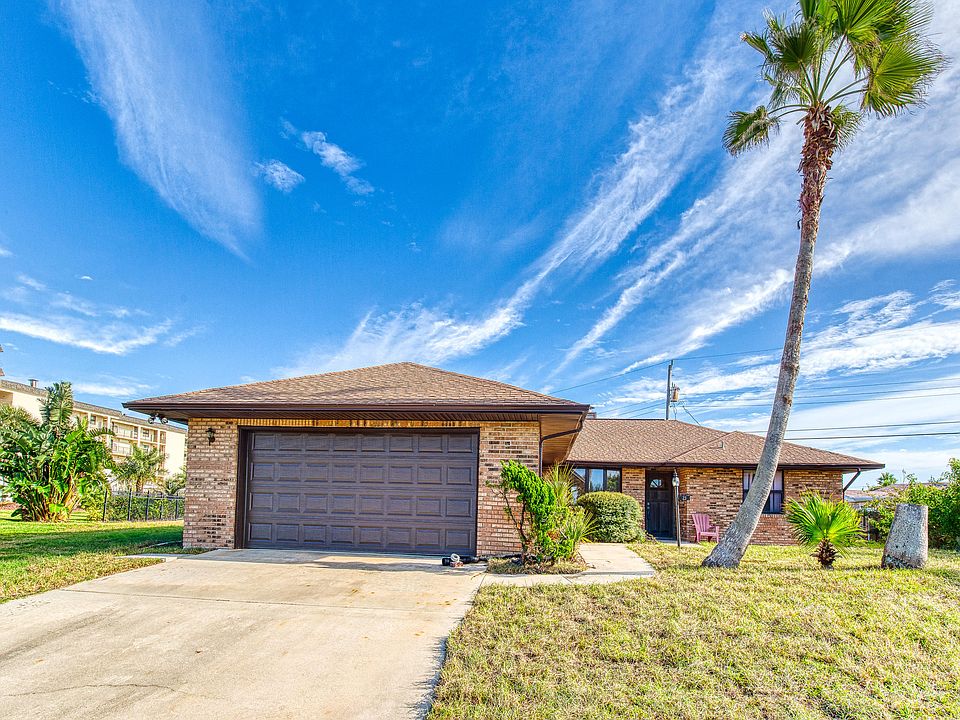 1st image of 23 Island Cay Dr