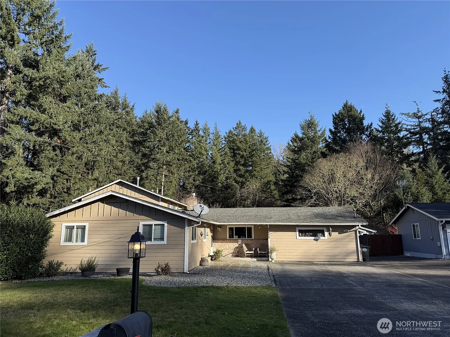 8523 Idlewood Drive SW photo 1