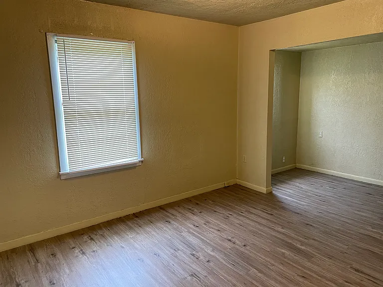 3295 Bender St — Photo 7