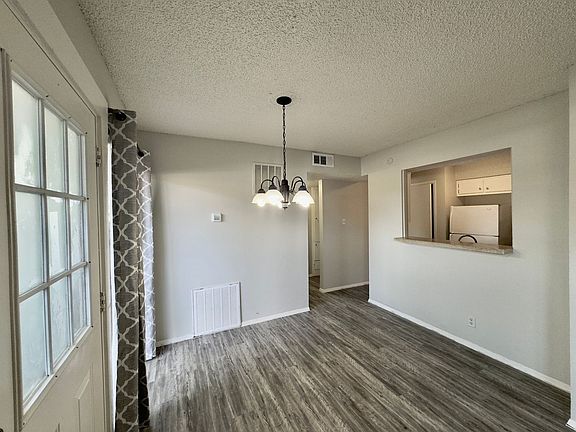 5th image of 8909 Parkfield Dr APT 101