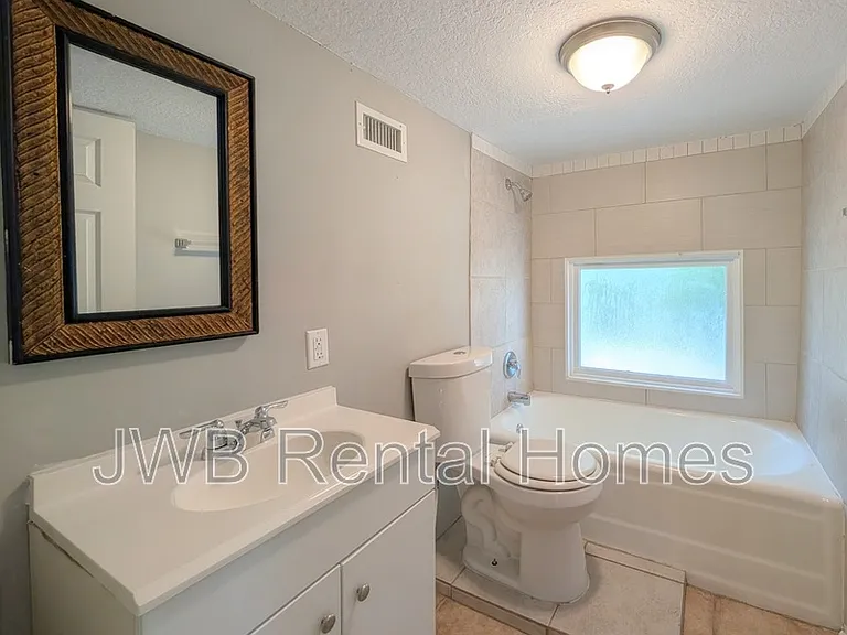 421 Golfair Blvd — Photo 11