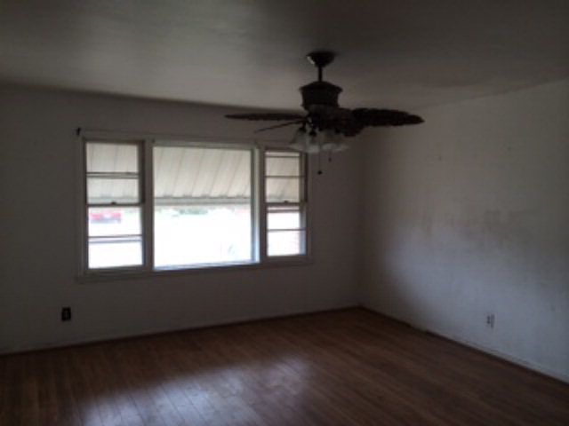 2nd image of 1527 Beverly St