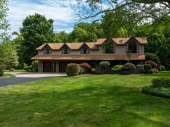 1713 Grist Mill Dr, North East, PA 16428
