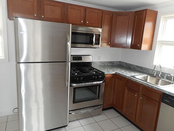 3rd image of 207 Hoover Ave