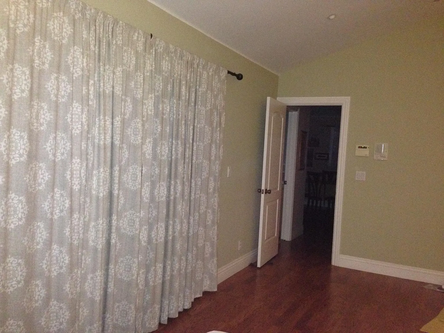 3 bed, 2.5 bath, 2100 sqft, $4,600 — Photo 4