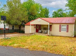 1220 W Texas Ave, Chickasha, OK 73018
