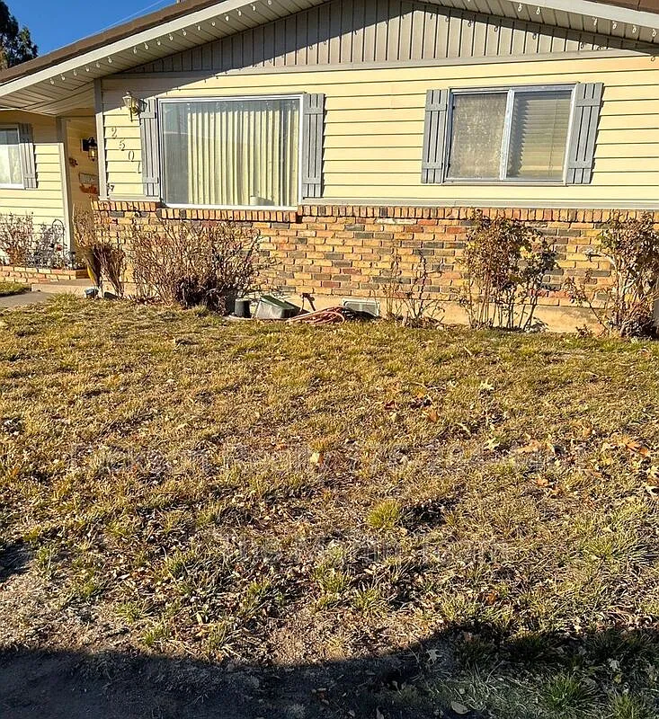 2501 Trentham Way photo 1