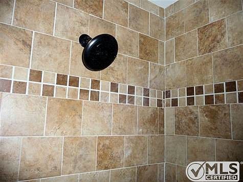 4th image of 7 Hilltop Ln