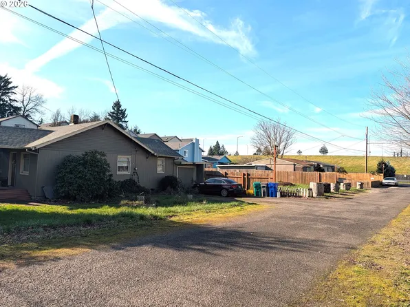 9726 SE Clinton St, Portland, OR 97266